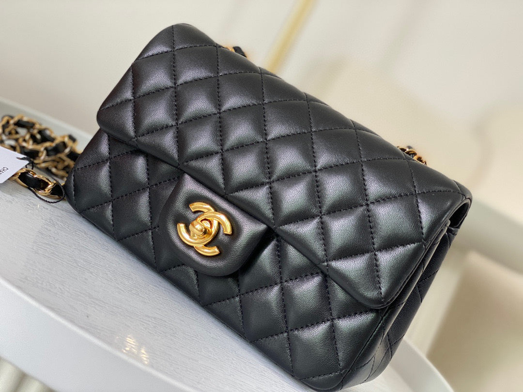 Chanel Classic Flap Bag Lamb Skin 20cm - High Grade