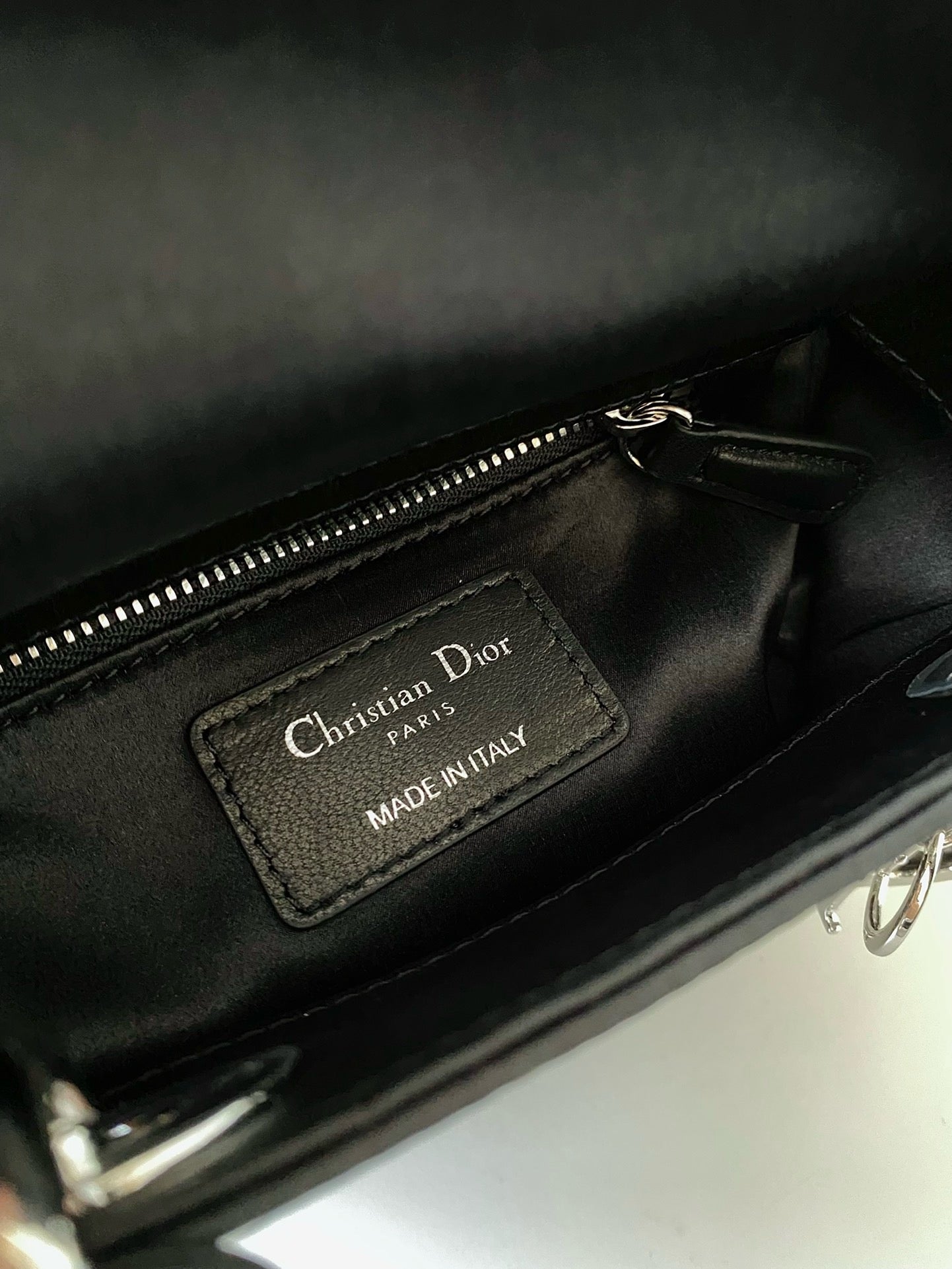 christian dior print inside dior bag