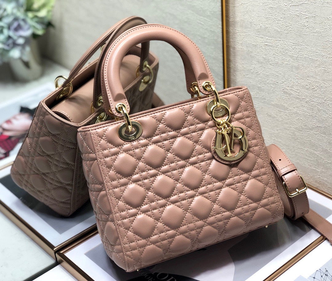 Lady Dior Medium Lamb Skin Mid Grade - nude pink