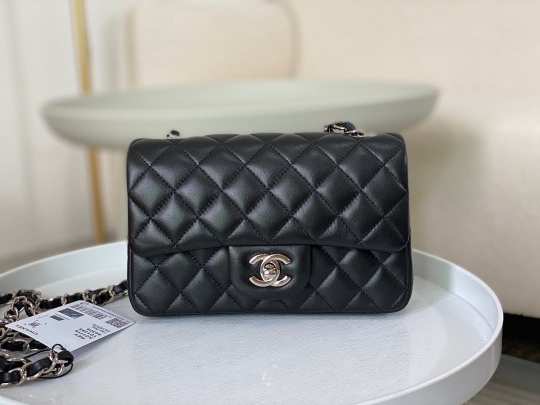 Chanel Classic Flap Bag Lamb Skin 20cm - High Grade