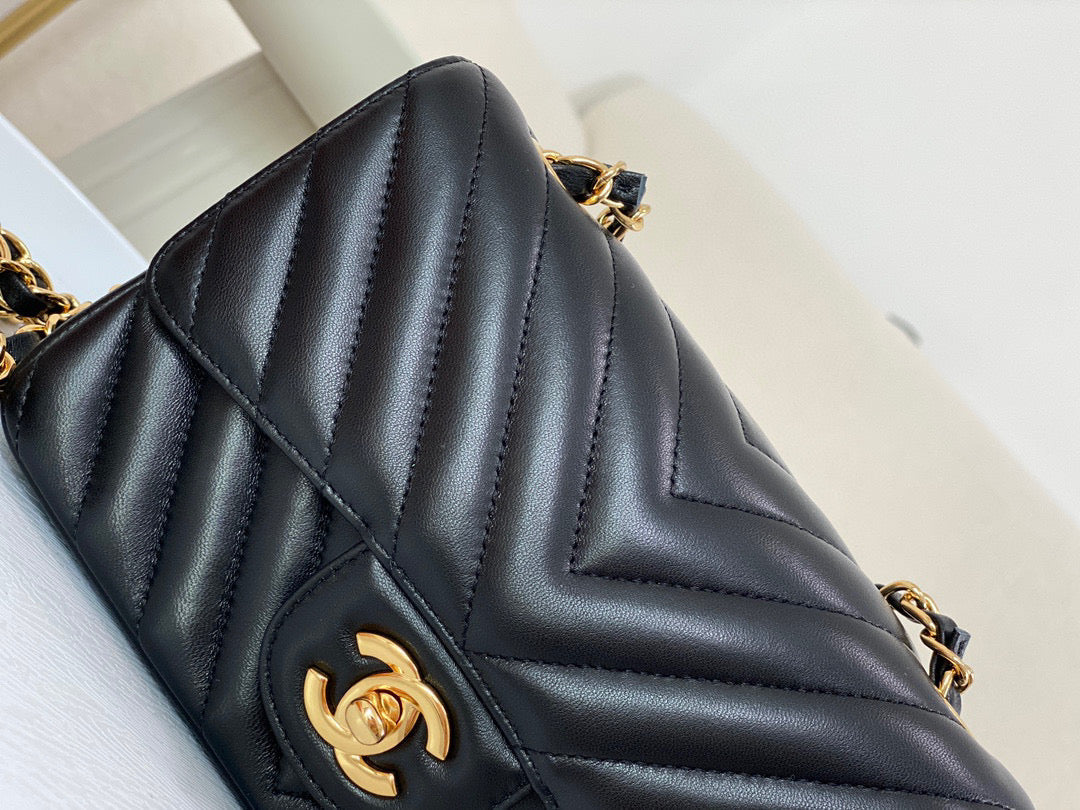 Chanel Chevron Classic Lamb Skin Flap Bag 20cm - High Grade