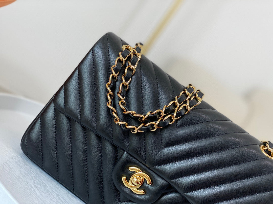 Chanel Chevron Classic Lamb Skin Flap Bag 25cm - High Grade