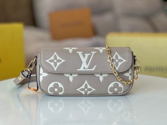 Louis Vuitton Wallet on Chain Ivy Mid Grade