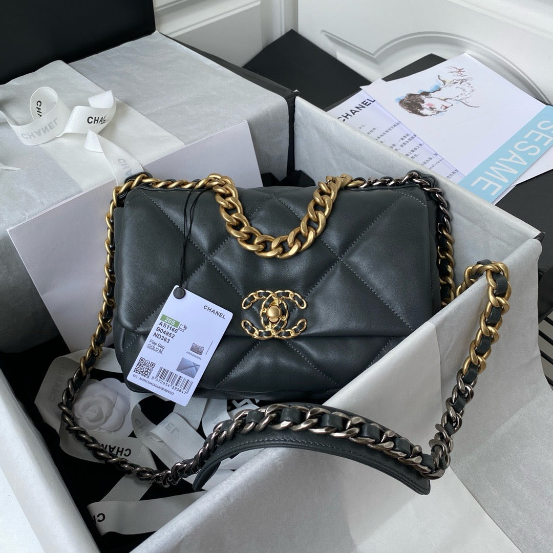 Grey chanel 19 handbag in lamb skin gold hardware