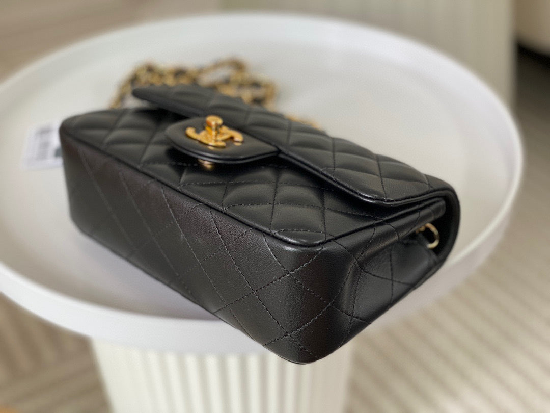 Chanel Classic Flap Bag Lamb Skin 20cm - High Grade