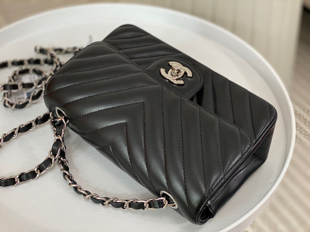 Chanel Chevron Classic Lamb Skin Flap Bag 20cm - High Grade