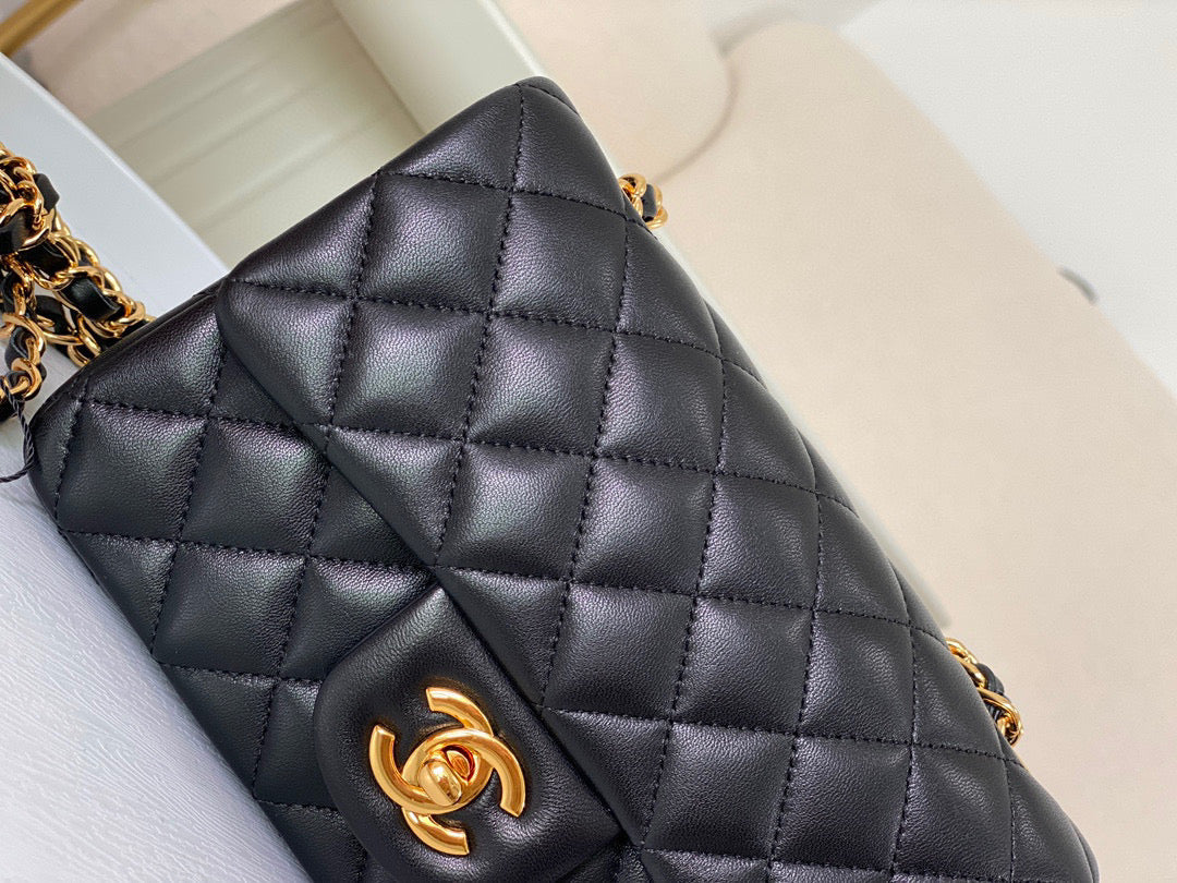 Chanel Classic Flap Bag Lamb Skin 20cm - High Grade