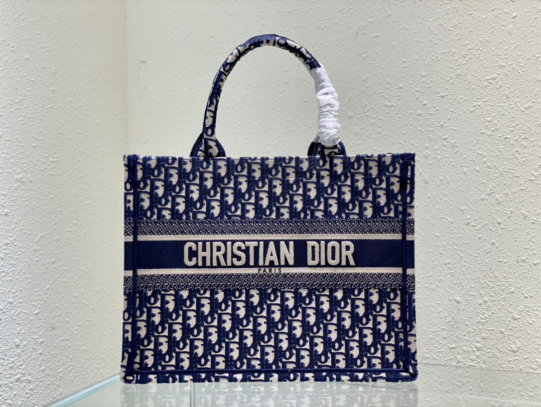 Dior Book Tote Embroidered Medium Grade 2/3