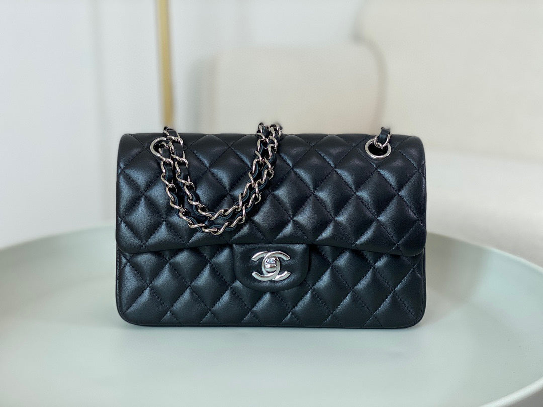 Chanel Classic Handbag Lamb Skin 23cm - High Grade