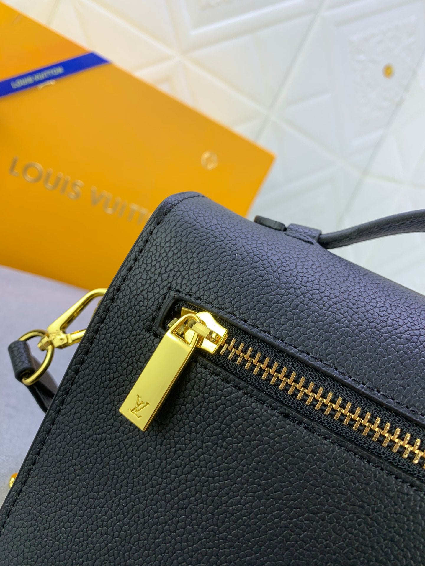 Louis Vuitton Oxford Bag  Black Grade 1