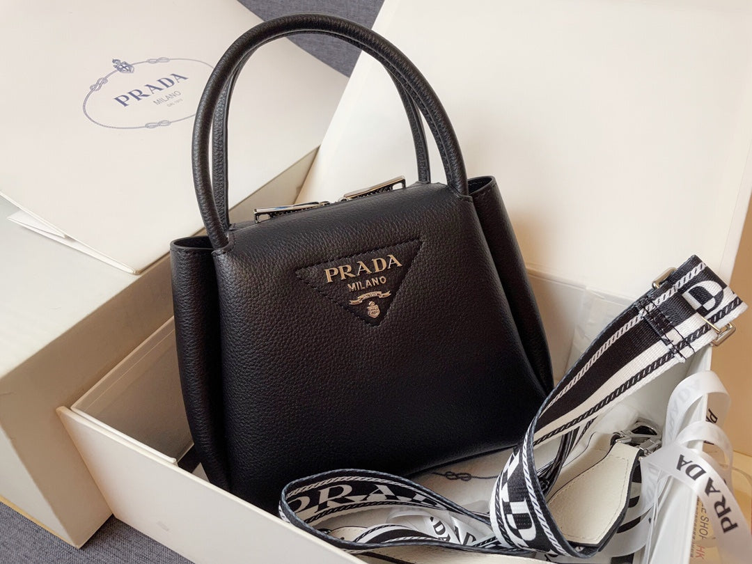 Prada Top Handle Leather bag - Grade 1