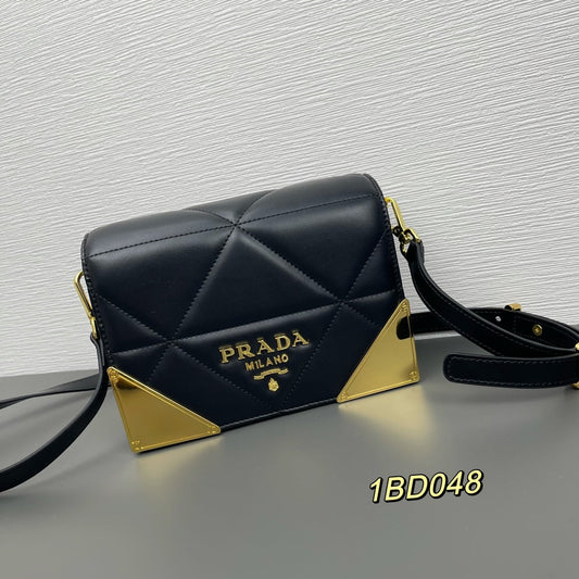 Prada Quilted leather shoulder bag - grade 1