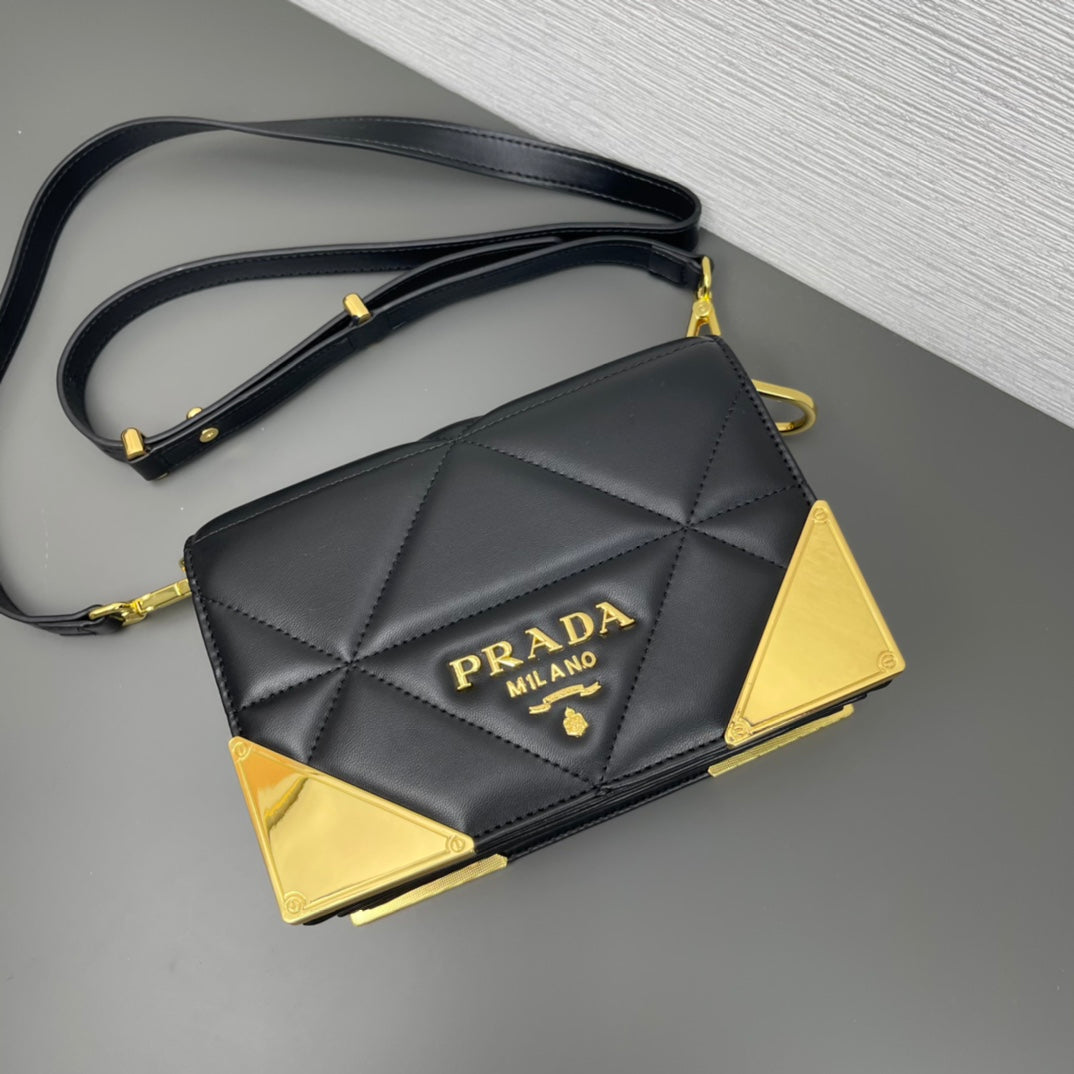 Prada Quilted leather shoulder bag - grade 1