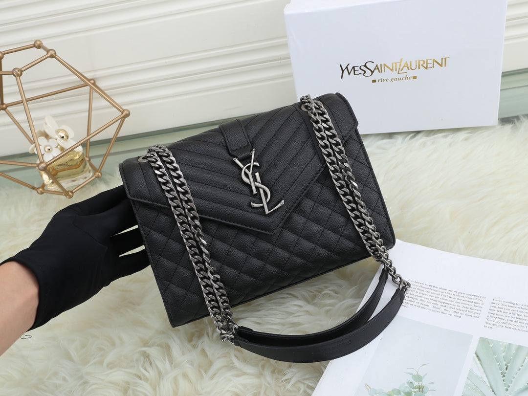 YSL ENVELOPE MEDIUM IN QUILTED GRAIN DE POUDRE EMBOSSED LEATHER Grade 1