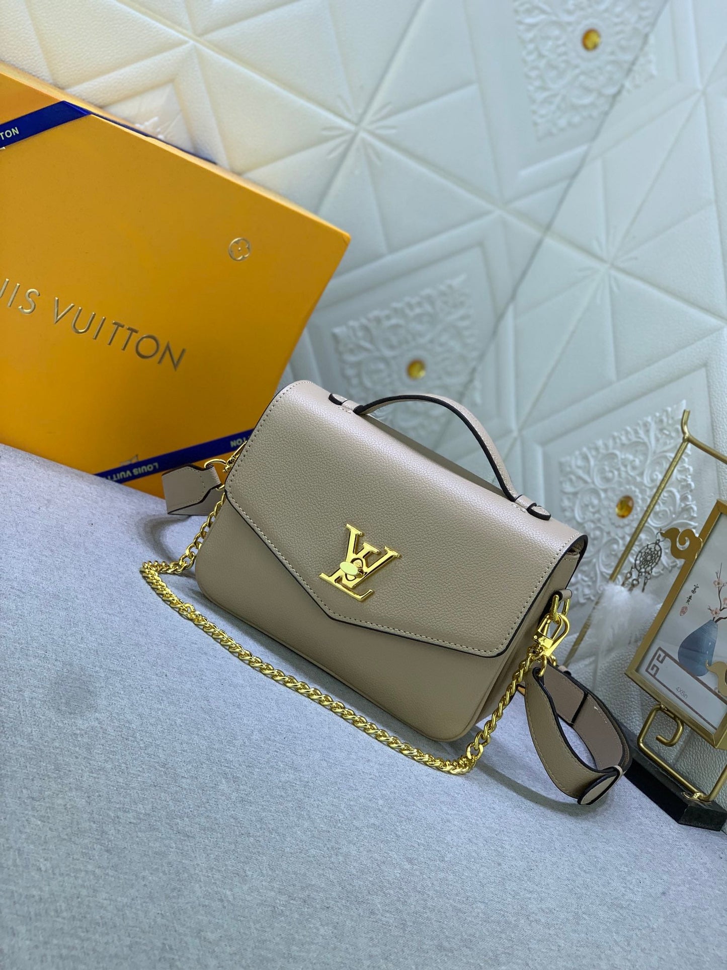 Louis Vuitton Oxford Bag Beige Low Grade