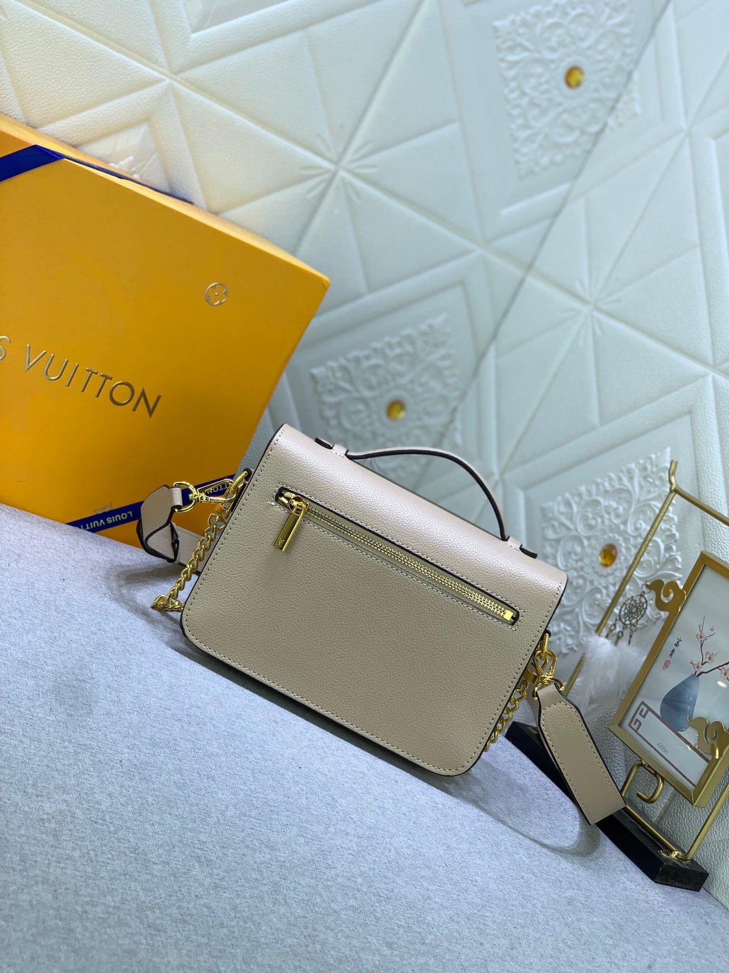 Louis Vuitton Oxford Bag Beige Low Grade