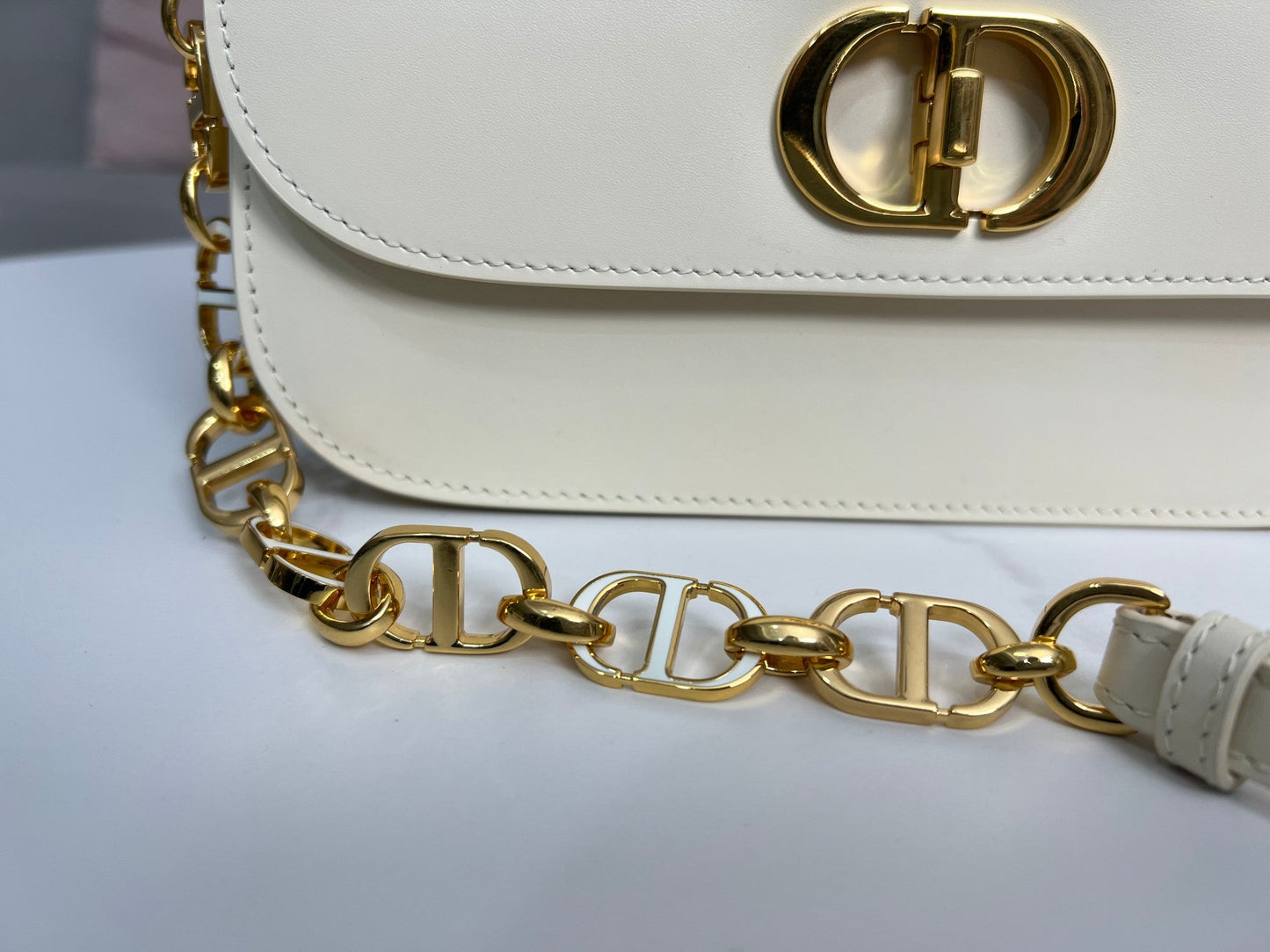 Dior 30 Montaigne Avenue Bag - White High Grade