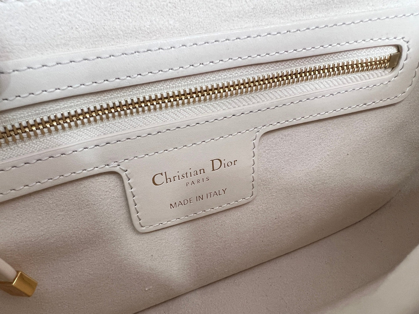 Dior 30 Montaigne Avenue Bag - White High Grade